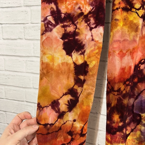 Reverse tie dye geode leggings. Fall colors small. - Picture 3 of 10